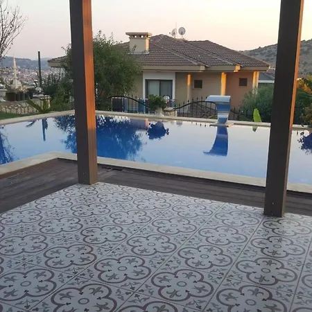 Luex Havuzlu Hotel Cesme