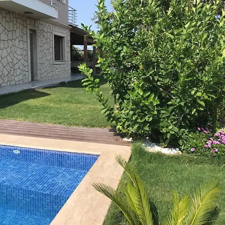 Luex Havuzlu Hotel Cesme