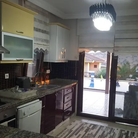 Hotel Luex Havuzlu Cesme